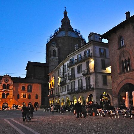 Appartamento Centro Storico Di Pavia Kültér fotó
